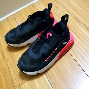 Nike sneakers dor toddlers size 10